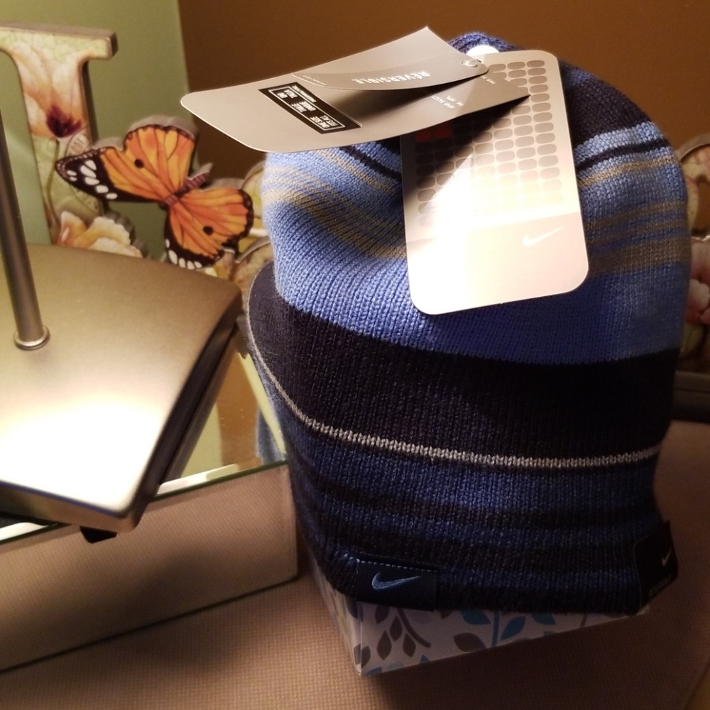 Nike cold weather beanie hat